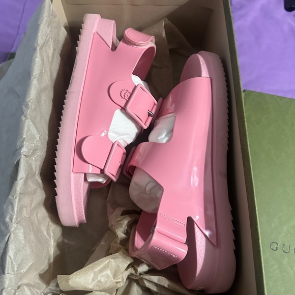 Gucci Isla Buckled GG Rubber Sandals - Picture 3 of 8